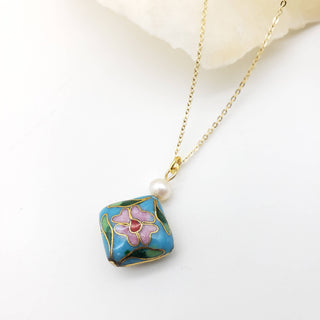 Floral Pendant Necklace with Pearl - Soft Blue